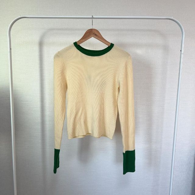 アイボリーとグリーンのハイショクユビアナCNPO