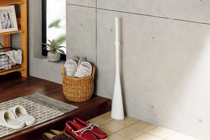 〈カインズ〉の立つほうきロング