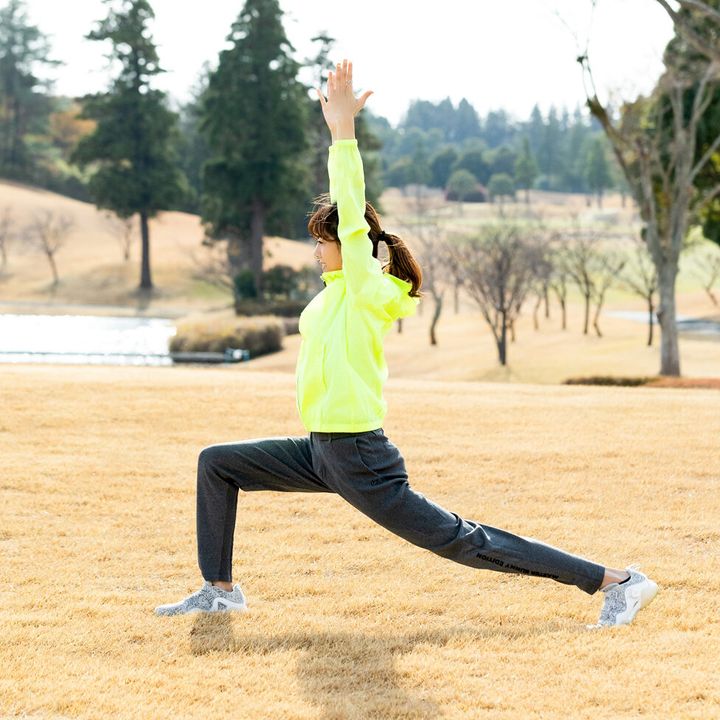 冬のラウンド前にすると体が温まる！ ティーイングエリアで超簡単にできるヨガ