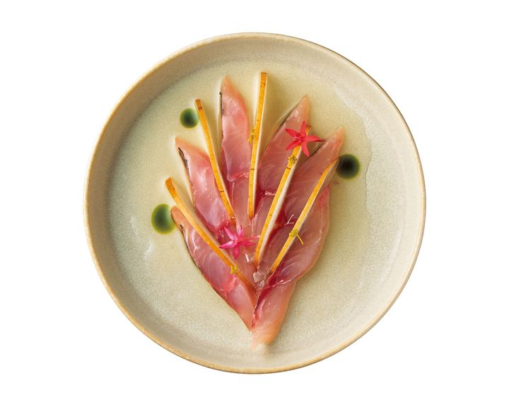 外苑前〈CENSU TOKYO〉の「燻製鰺」