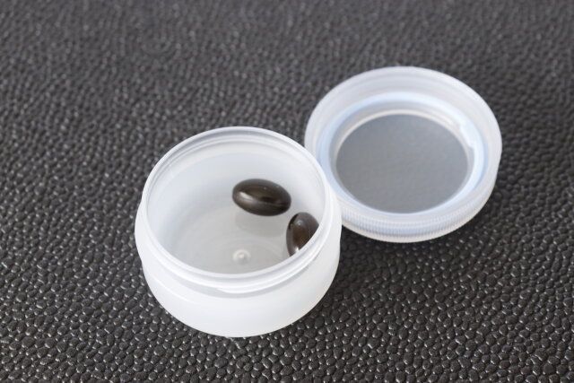 セリアのパッキン付きクリームケースはサプリの防湿にも使える