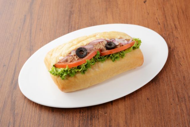 パンとエスプレッソと監修 トマトとツナのチャバタ