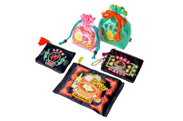 〈MYUUA〉 の刺繍ポーチ