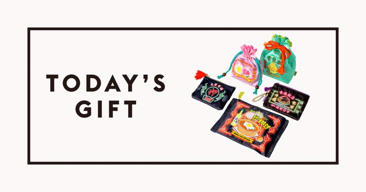 〈MYUUA〉 の刺繍ポーチ