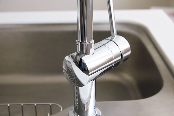 〈サンスター〉の水まわり用 輝き洗剤キーラ