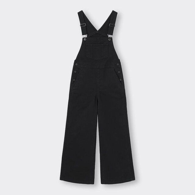 GUの黒サロペット