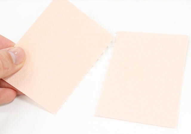 ダイソーのココフキ ピカ磨きクロス 酸化セリウム＋8枚入を切り離した様子