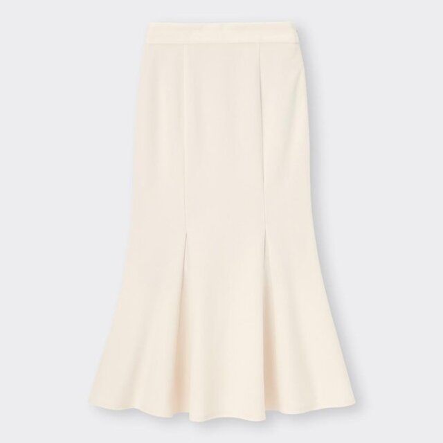 GUのカットソーマーメイドロングスカート