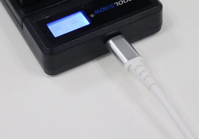 ダイソーの充電・通信用ケーブルは根元にケーブルカバーがついている