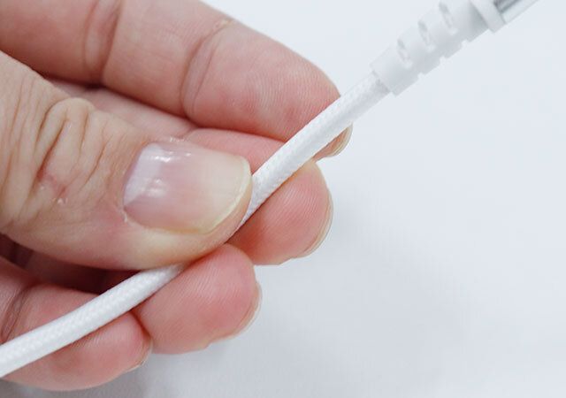 ダイソーの充電・通信用ケーブルはメッシュケーブル