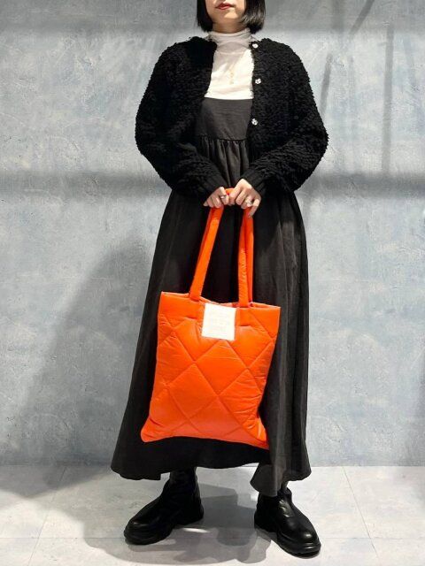 冬の黒カーディガンコーデ