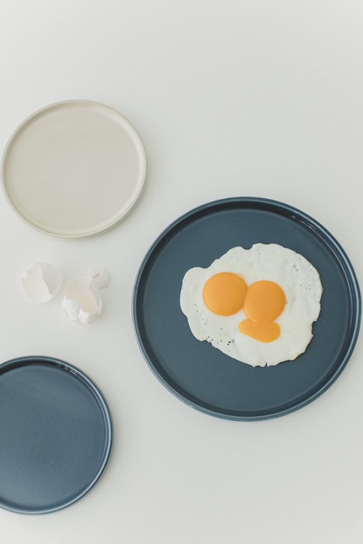 画像: 【dec. BY CLIP】フラットプレート（直径23㎝）¥2,900、フラットプレート（直径16㎝）各¥1,599 www.dot-st.com