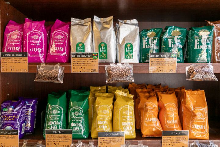 日本で最も古いとされる喫茶店、銀座「カフェーパウリスタ」で文豪たちが愛したコーヒーを味わう