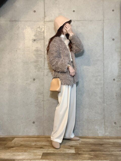 冬の淡色コーデ