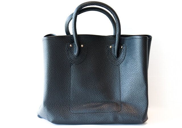 YOUNG ＆ OLSEN［ヤングアンドオルセン］仕切り付きトートバッグの背面デザイン