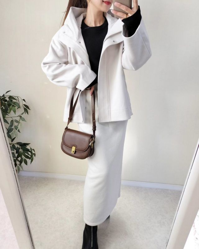 GU「コージーメルトンショート」インナーBKの女性