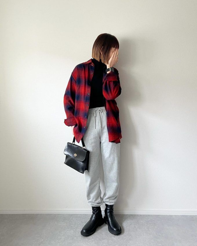 スウェットパンツ×GUのブラックの「ウルトラストレッチボリュームソールブーツ」