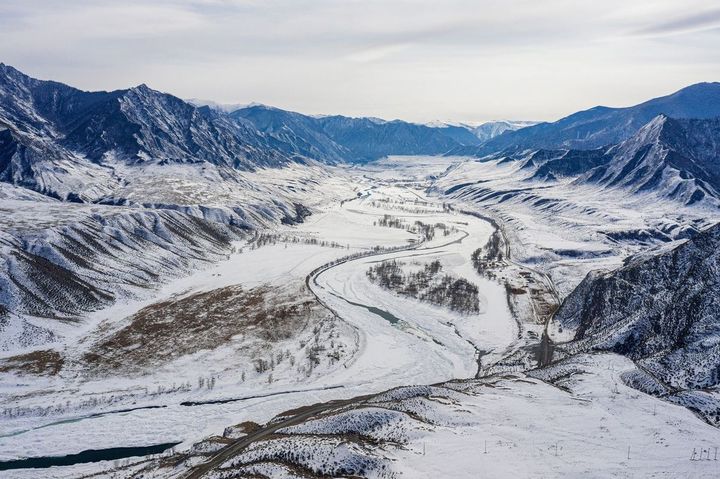 雪山のイメージ