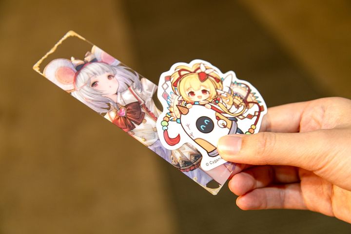 成功しなくても参加賞がもらえて嬉しい。こちらはビカラのカードとマキラ＆ジョイくんのステッカーでした。かわいい！