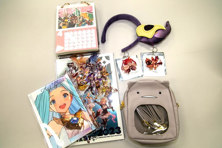 こちらが購入できたグッズ。見てください、ガレヲンバッグかわいいでしょう（写真右下）！