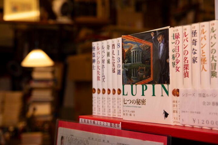 ユニークな品揃えが楽しい！一期一会の出会いが待つ古書店・雑司が谷「古書 往来座」