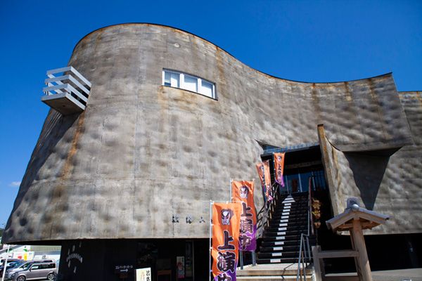 カスタマイズが神すぎる…！上級キャンパーのバンライフのインテリア作りを紹介！【人気記事】