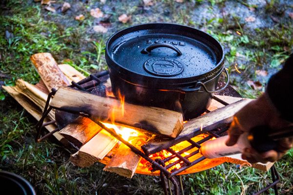 カスタマイズが神すぎる…！上級キャンパーのバンライフのインテリア作りを紹介！【人気記事】