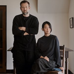 〈hitonoto〉安田奈央・Nik van der Giesen夫妻