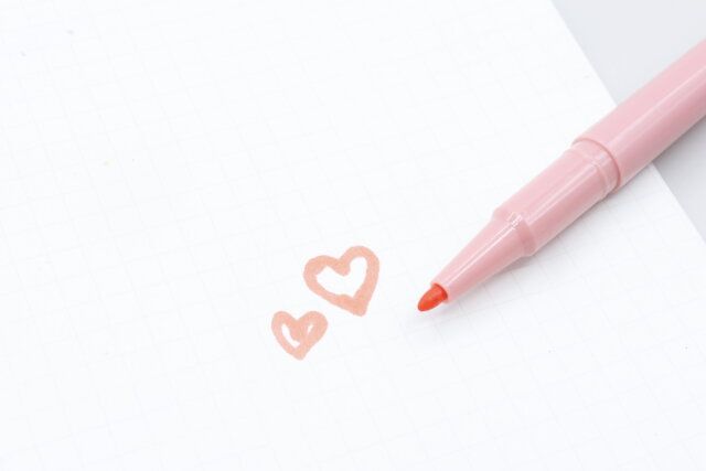 セリア 油性ツインカラーマーカー4Pの書き味