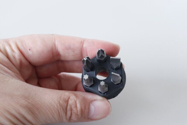 ダイソーの6通り使える差替タイプのドライバー