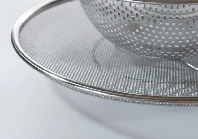 ダイソーのメッシュステンレスザル（浅型、24cm）の収納