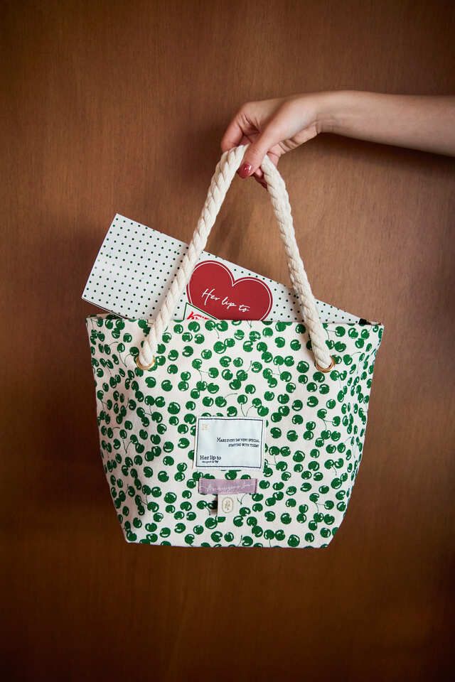 HLT Cherry Tote Bag ¥4,950 tax in