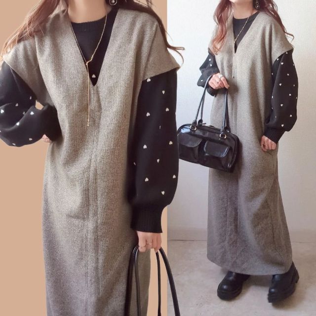 黒のエアポリハートシシュPOナカとワンピースのコーデ