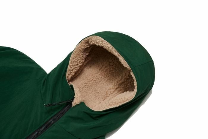 N.S.Cのエコリバーシブルコートフード部分