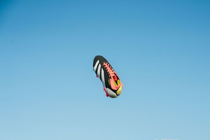 名前はプレデター！南野も履いてるシューズがオシャレ！