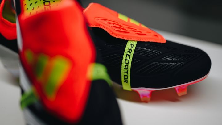 名前はプレデター！南野も履いてるシューズがオシャレ！