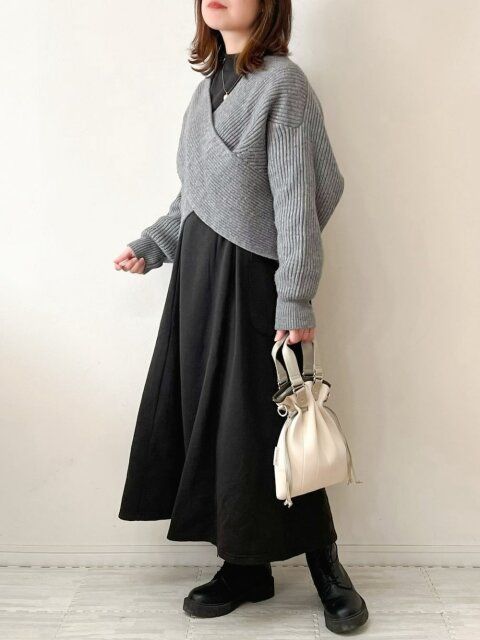 黒ワンピースコーデ