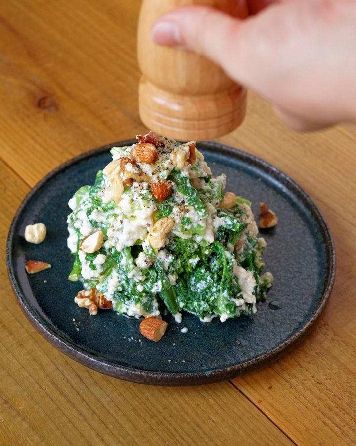 女性に嬉しい栄養素もたっぷり！菜の花の洋風白和え【料理家 あやかの旬野菜を使ったアペロおつまみ vol.4 〜レシピで旅するヨーロッパ〜】