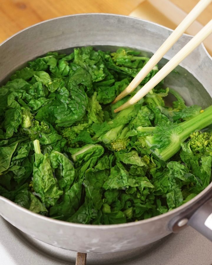 女性に嬉しい栄養素もたっぷり！菜の花の洋風白和え【料理家 あやかの旬野菜を使ったアペロおつまみ vol.4 〜レシピで旅するヨーロッパ〜】