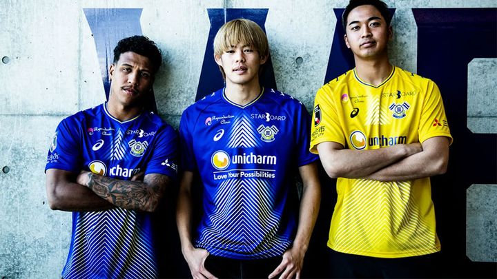FC今治、2024新ユニフォームを発表！「航跡波」と「海賊」デザインでJ2昇格へ突き進む