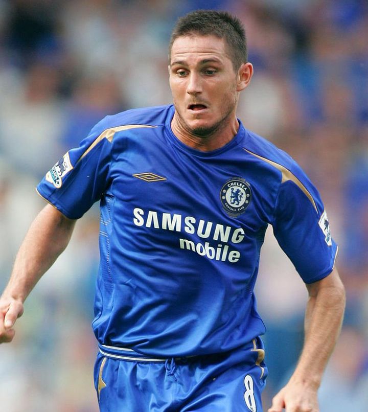 日本と欧州で！胸ロゴに「モバイル」を付けた8つのチーム