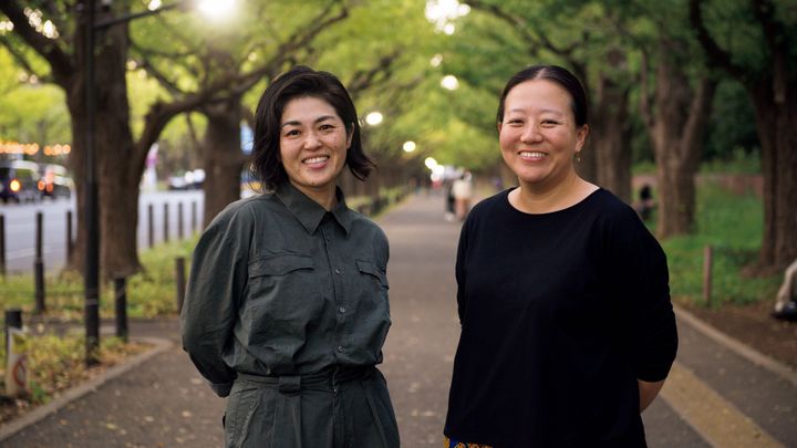 左：山野アンダーソン陽子右：佐々木類