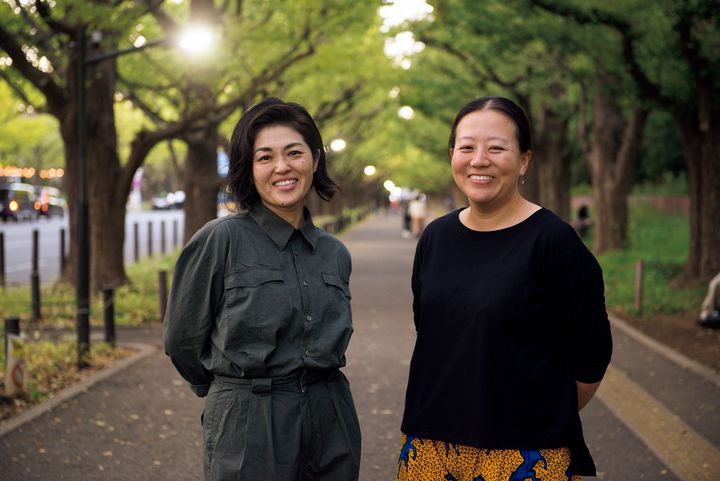 左：山野アンダーソン陽子右：佐々木類