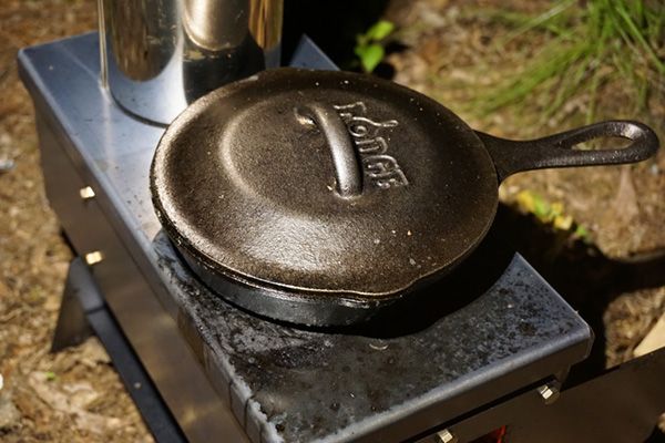 ソロキャンプに超便利！コンパクトすぎる薪ストーブが優秀すぎた…！