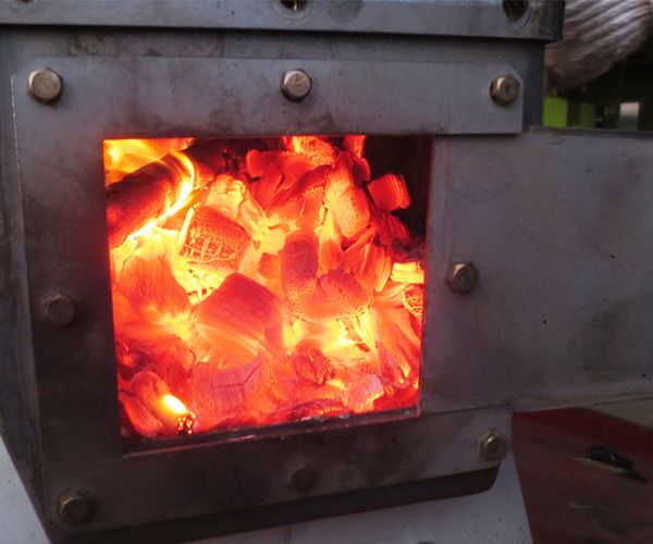 ソロキャンプに超便利！コンパクトすぎる薪ストーブが優秀すぎた…！