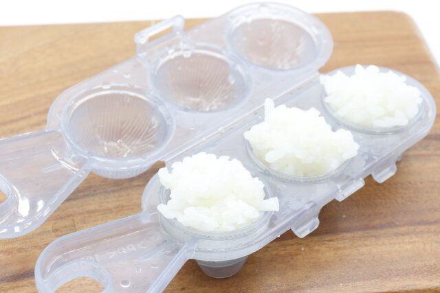 ダイソーのまんまるおにぎりメーカー