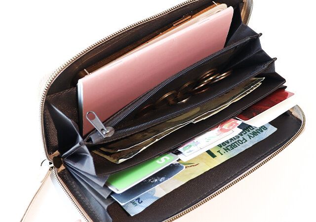 congés payés ADIEU TRISTESSE［コンジェ ぺイエ アデュー トリステス］スマホも入る本格スウェード調長財布の作り