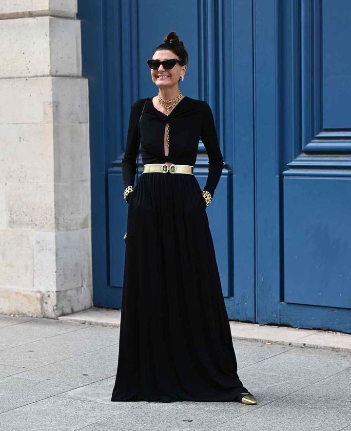 画像: 大人の色気を添える、品良いカットアウトドレス