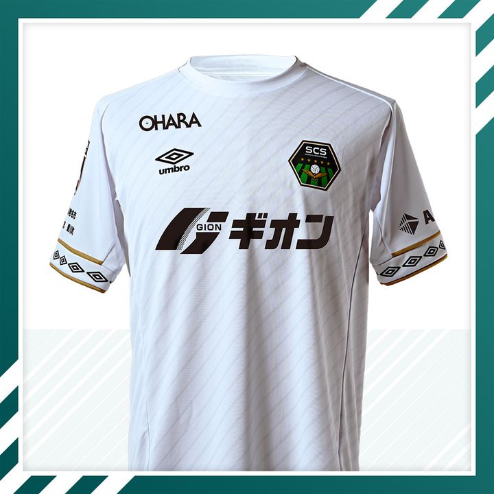 新サプライヤーはUMBRO！SC相模原が2024新ユニフォームを発表 「レトロな縦じま」がカッコいい