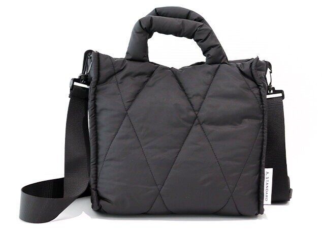 A. STANDARD［エースタンダード］整理上手なキルティングショルダーバッグのデザイン